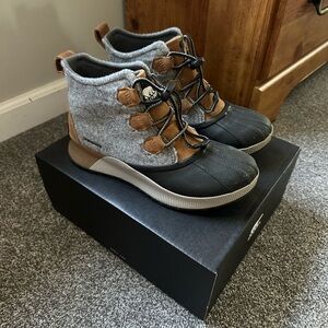 Sorel Youth Out N About Classic WP